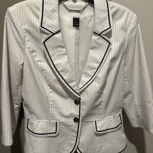 White House Black Market 3/4 sleeve jacket white and black stripe